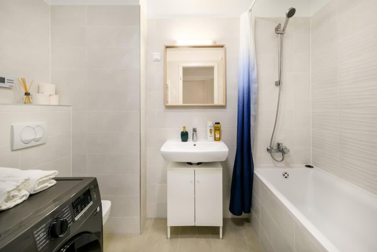 A101 - Liberty Bridge Projection Home With Free Parking ブダペスト エクステリア 写真